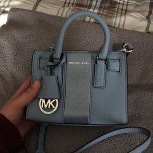 Michael Kors mini purse for sale 😍❤️